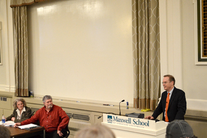 Chancellor Kent Syverud addresses members of the University Senate in the first meeting of the semester at Maxwell Auditorium. Syverud told Senators about his first few days in office and said he wants to host a faculty forum.